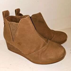 Girl’s Toms Kelsey Wedge Bootie (Sz13)